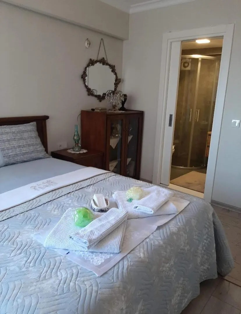 Newly Renovated Apartment In Kordon 伊兹密尔