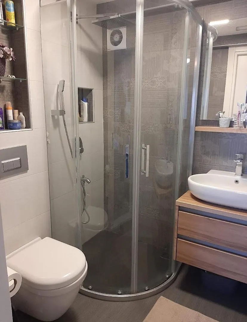 Newly Renovated Apartment In Kordon 伊兹密尔
